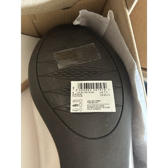 Carks Un Blush Wish Platinum Leather Loafer Slip On Closed Toe NWT 9.5 M - Picture 7 of 8